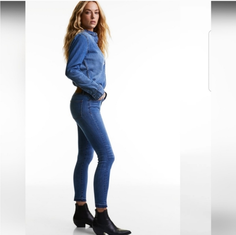 Denim Forum skinny jeans the nico mid rise  crop  blue raw hem